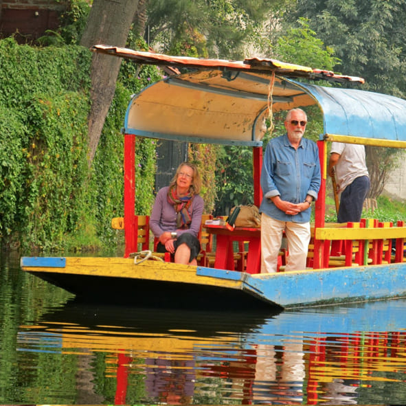 Goza de un paseo por Xochimilco – CENTRO HISTÓRICO CD. DE MEXICO Y XOCHIMILCO, PATRIMONIO DE LA HUMANIDAD
